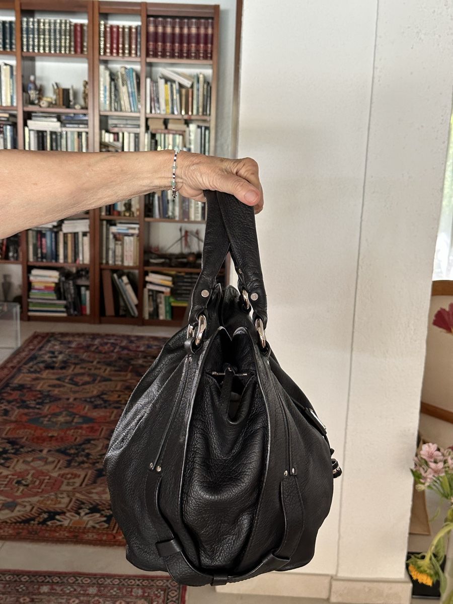 Celine Sacs femmes: Celine Handtasche Schwarz Leder – D'occasion à Rueschlikon par Lola213 1