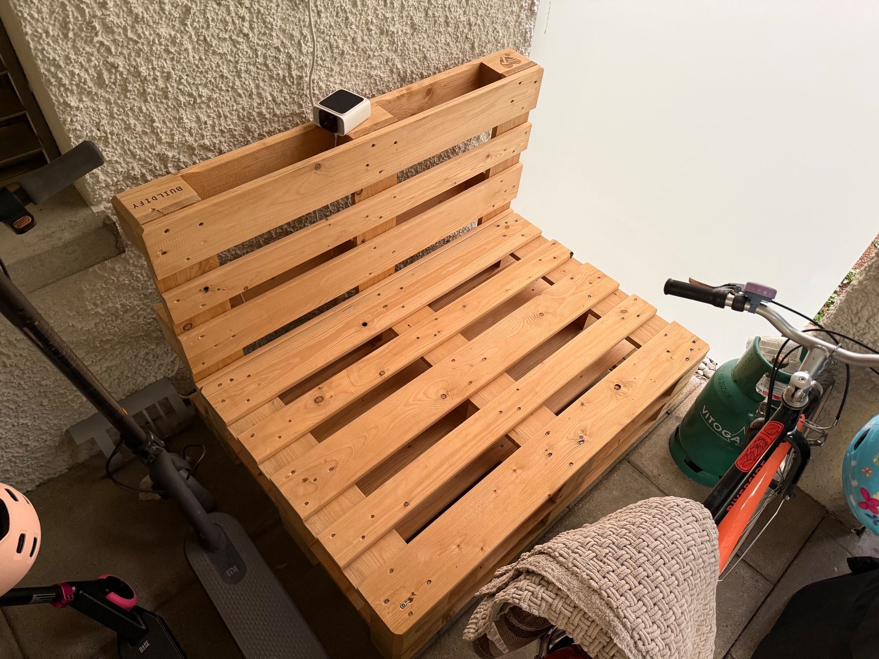 Divani: Palettencouch – Nuovo (secondo la descrizione) da Bassersdorf venduto da schweizshop