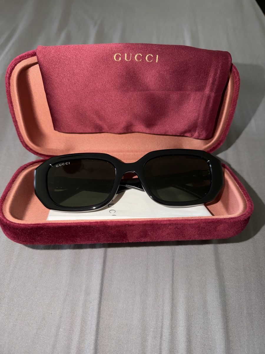 Gucci Occhiali & Lenti: Lunettes soleil Gucci – Nuovo (secondo la descrizione) da Bulle venduto da mon_lv9v