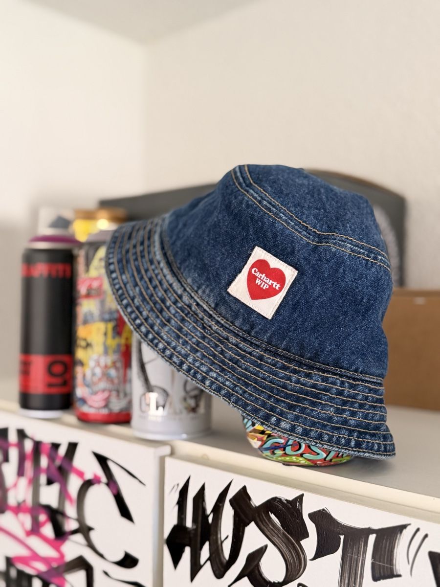 Carhartt Chapeaux, bonnets & casquettes: Carhartt – Neuf (Voir description) à Hombrechtikon par ann_tz72
