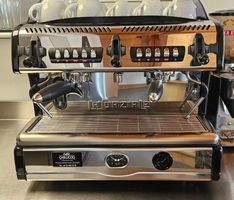 La Spaziale Profi-Siebträgermaschine mit 2 Brühgruppen – Top