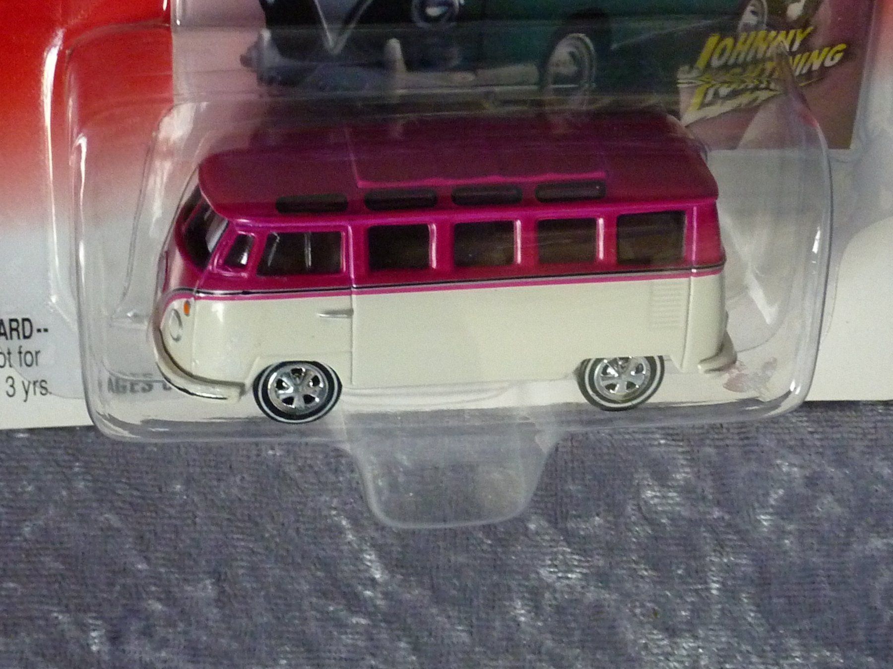 Volkswagen Modellini d'auto: VW 21 Window Bus  1:64 – Nuovo e nell'imballaggio originale da Dürrenäsch venduto da modellautos4you 1