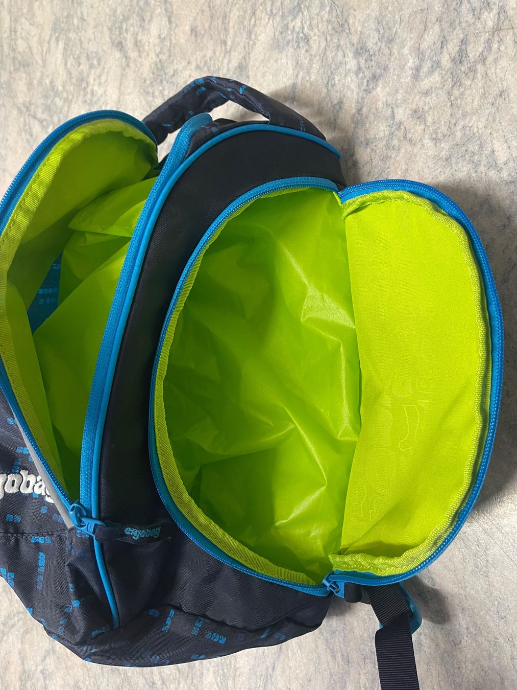 Ergobag Borse & Zaini: Schulrucksack Ergobag blau mit Motiv – Usato da Grüningen venduto da Thommyr 2