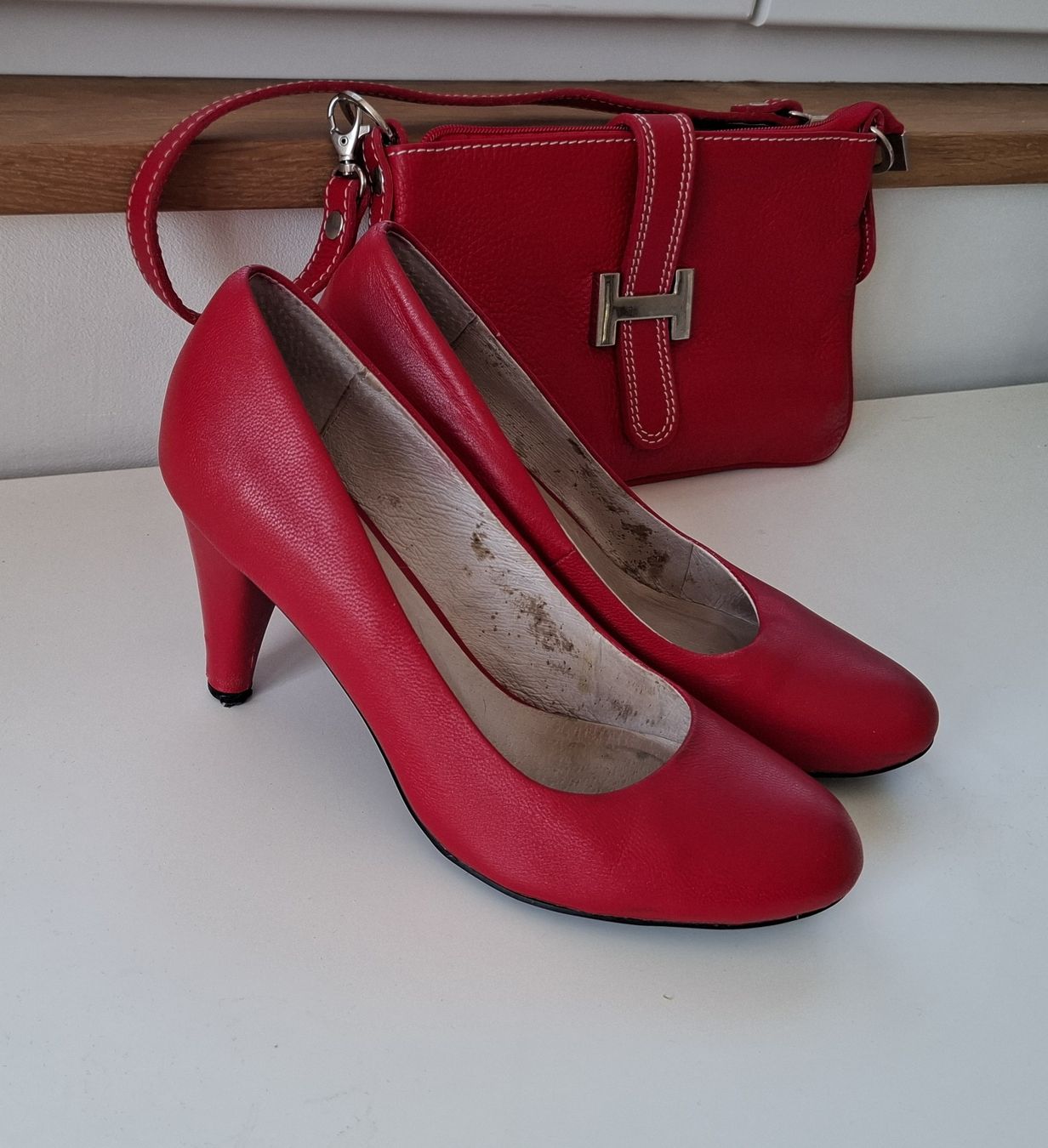 Damenschuhe: Rote High Heels mit Handtasche – Gebraucht aus Rothenthurm von tam_5yt6 2