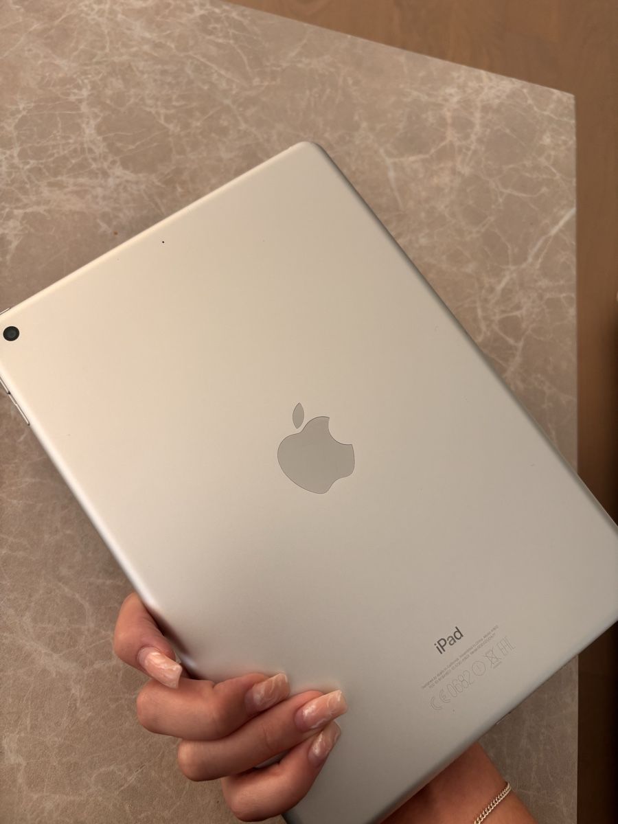 Apple Tablet PC: iPad 5. Generation Silber 32GB guter Zustand – Gebraucht aus Lausen von zoeyy101 3