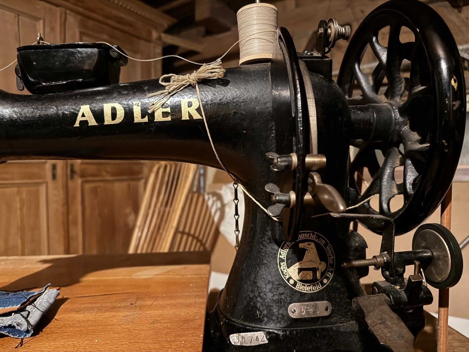 Adler Macchine da cucire: Sattlernähmaschine – Usato da Unterseen venduto da TopSpot 2