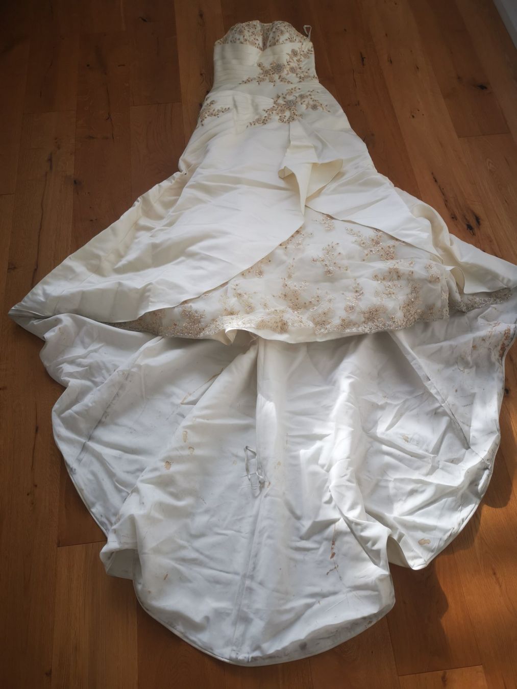 Vestiti: Brautkleid mit Stickerei Schnürung – Usato da Rebstein venduto da Sebuse 8