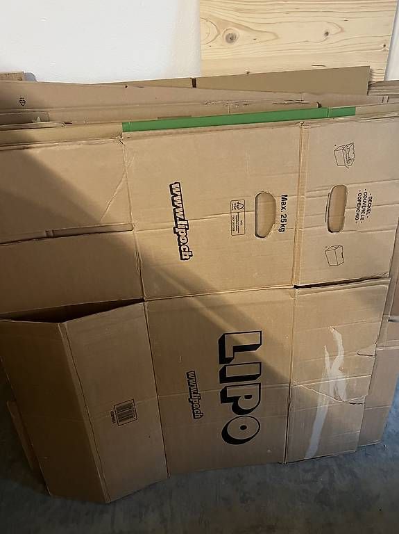 Cartons: Umzugskisten – D'occasion à Buchackern par Sturzindli