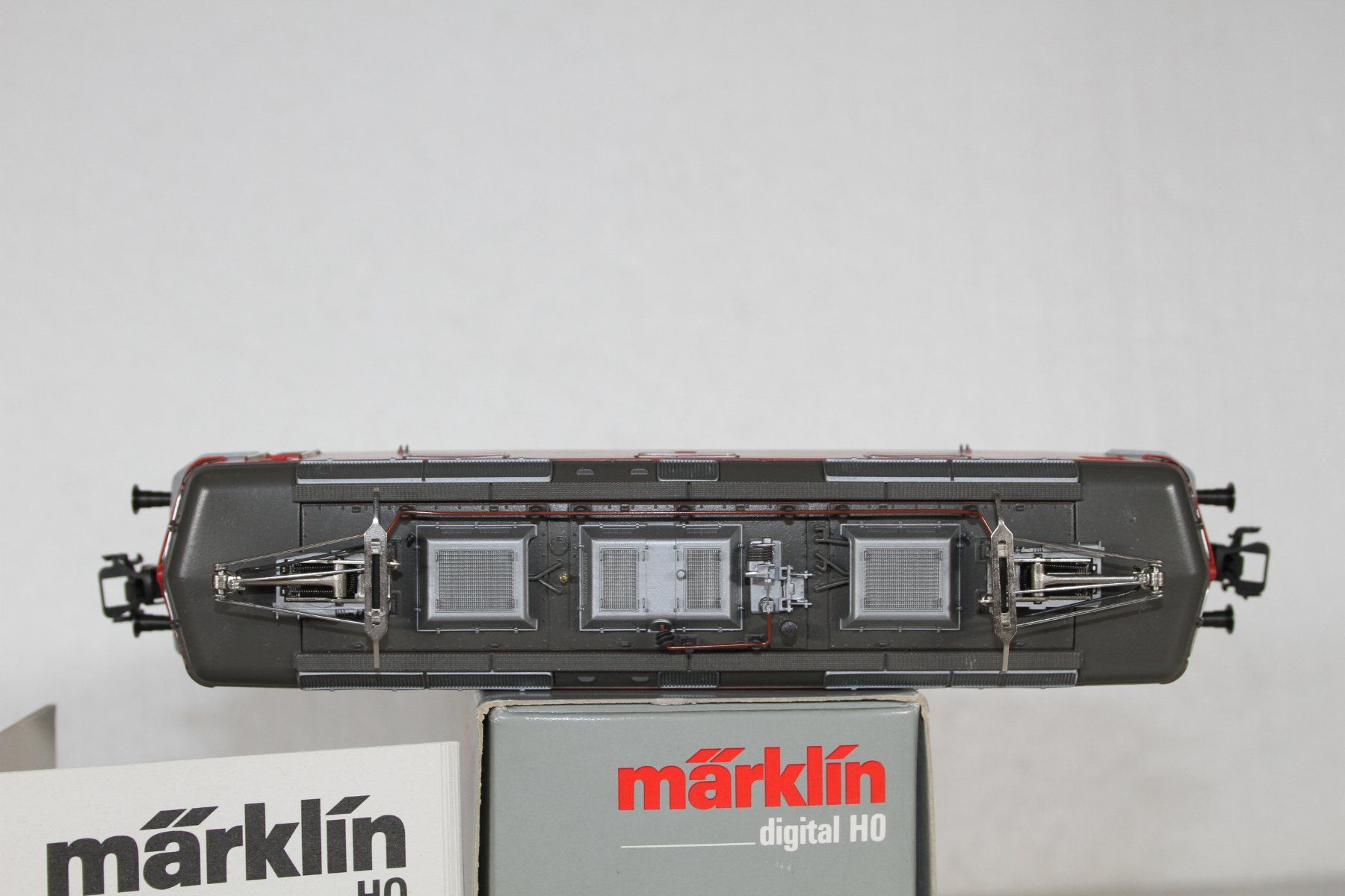 Märklin Modellini di ferrovie: Märklin 3734 SBB Re 4/4 – Usato da Triesen venduto da gleis8 6