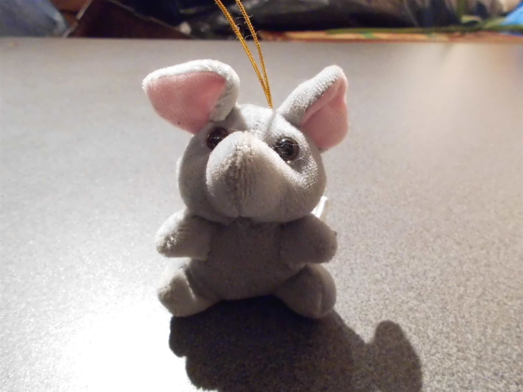 Jouets: Elefant grau mit Aufhänger – D'occasion à Zürich par abraxas1291