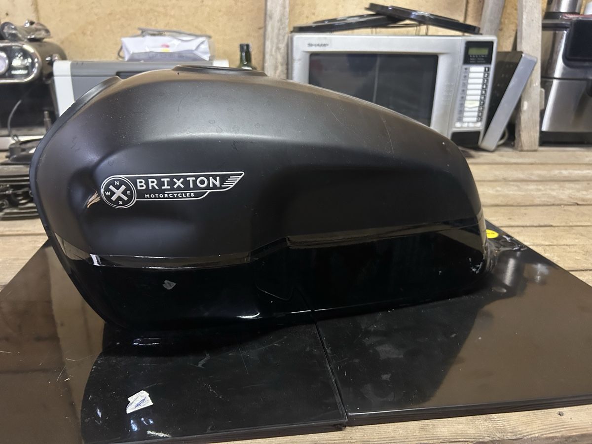 Sonstiges Fahrzeugzubehör: Brixton Motorcycles BX 125 Tank – Gebraucht aus Wohlenschwil von MajorTom73 2