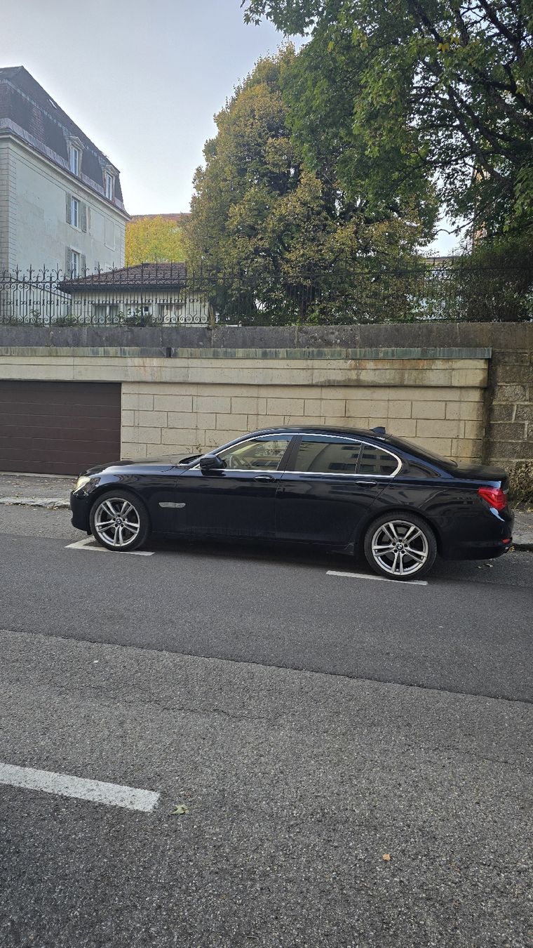 BMW Automobili: Bmw 750i xdrive – Usato da La Chaux-de-Fonds venduto da Gazda75