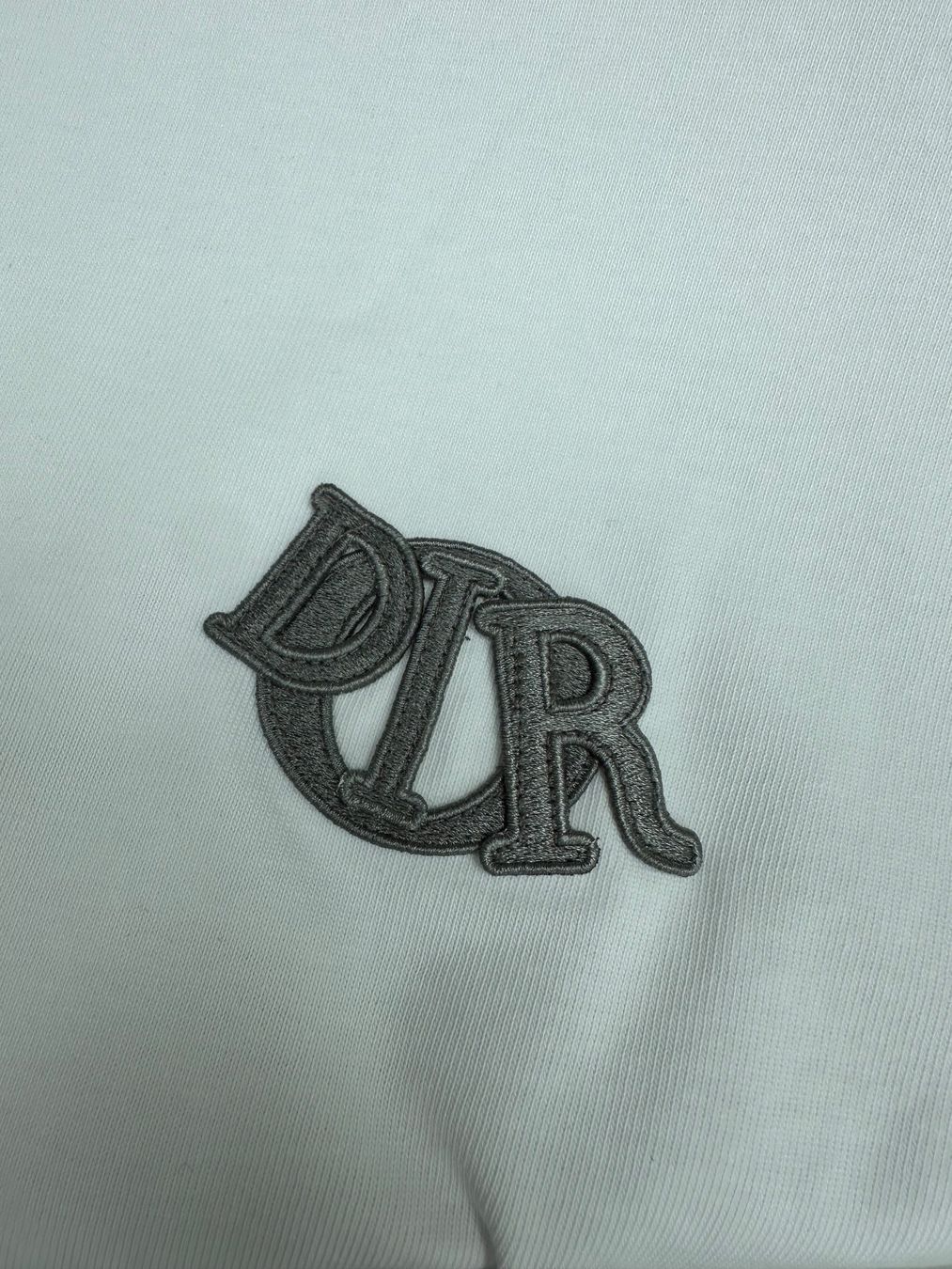 Dior T-shirt: T-shirt Dior très peu porté – Usato da Chavannes-de-Bogis venduto da GenevaSak 2