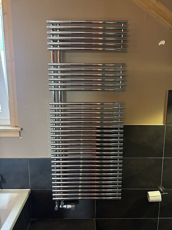 Portasciugamani: Radiateur Porte-serviette – Usato da la Chaux-de-Fonds venduto da Pwenger911