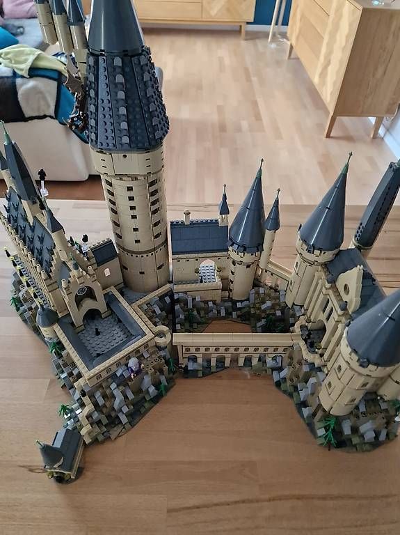 Jouets: Harry Potter Lego - Schloss Hogwarts – D'occasion à St. Gallen par ste_fq9h
