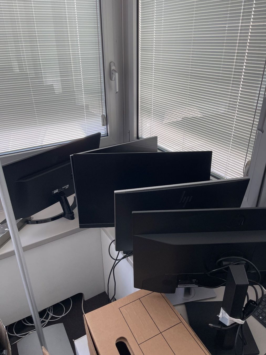 Dell Ecrans: Materiel Informatique – D'occasion à Genève par rod_y92f 1