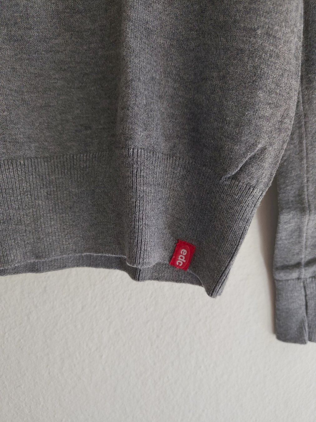 Esprit Maglioni & Felpe: Grauer Strickpullover EDC Esprit  * Grösse XS – Usato da Basel venduto da AufeinenBlick 2
