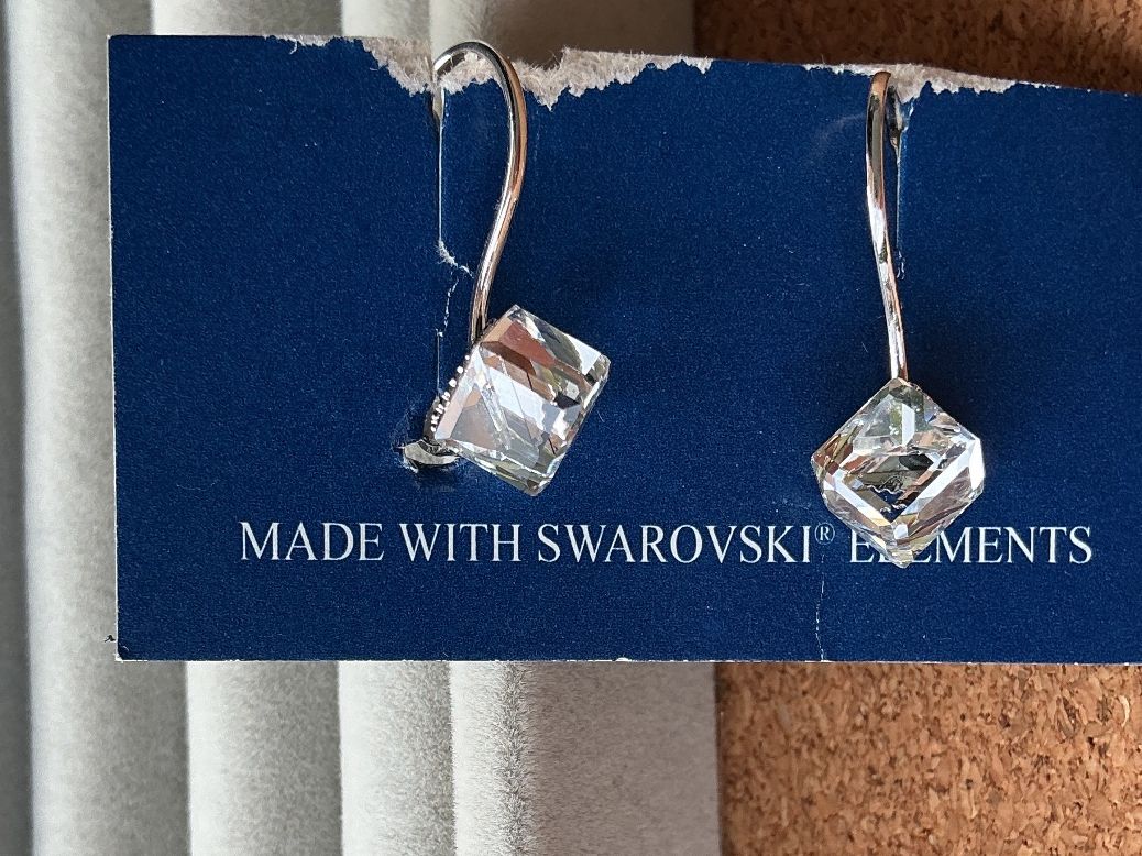 Ohrringe & -stecker: Ohrringe Swarovski Elements silberfarben neu – Neu und originalverpackt aus Wettingen von Andres54 1