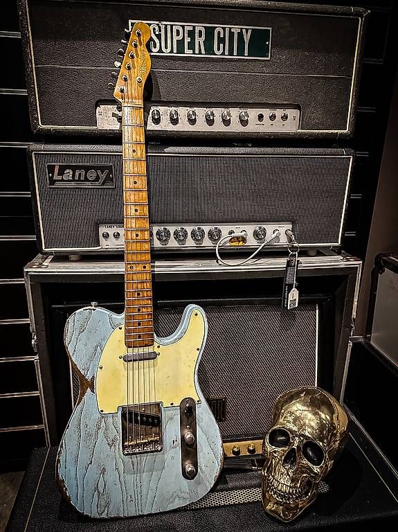 Strumenti musicali: Monkey Telecaster relic Daphne blue – Usato da Montreux venduto da Alligator-AMPS 2