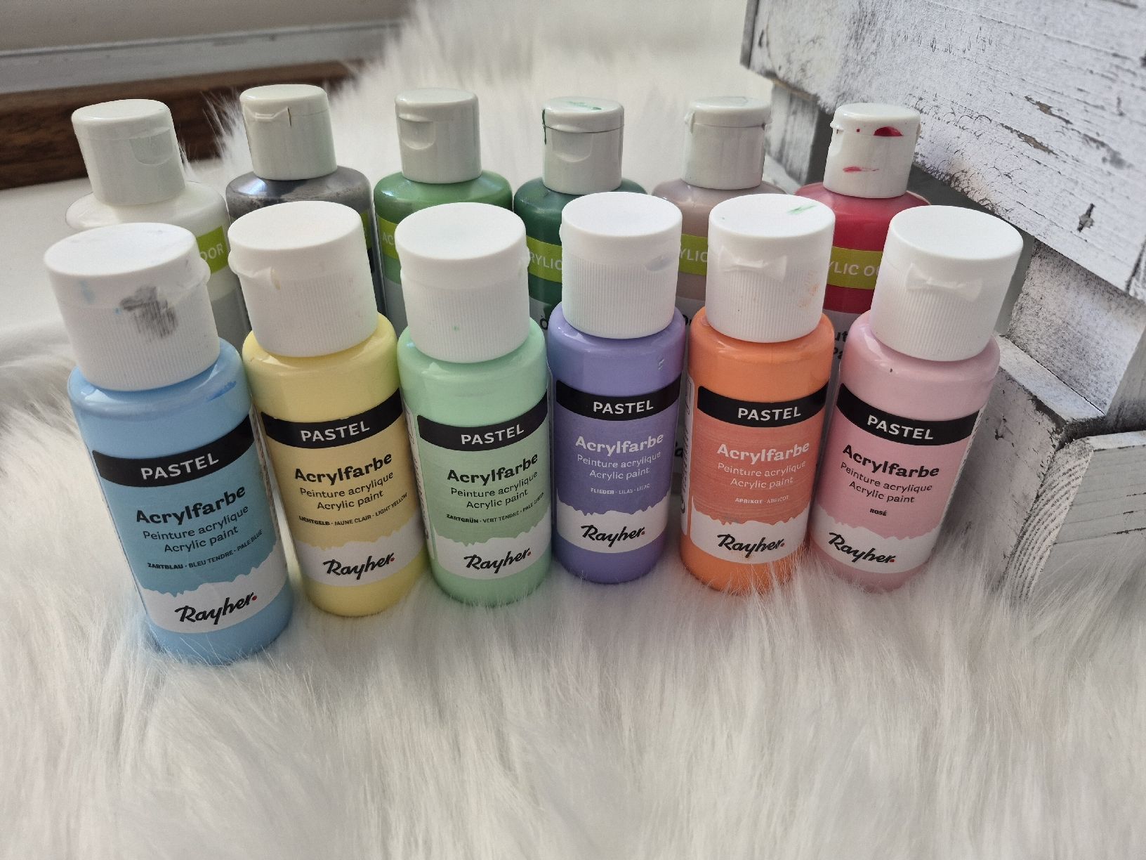 Farben: Acrylfarben, Kreidefarben – Gebraucht aus Altdorf SH von MR2509 2