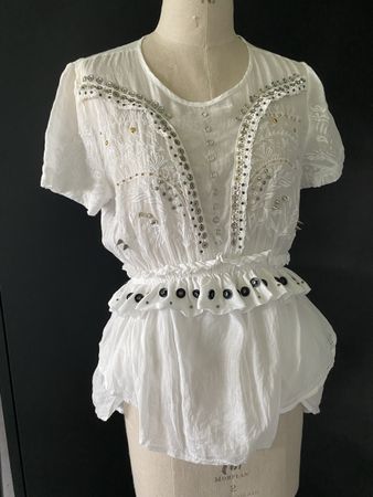 Pinko Bluse weiss verziert mit Nieten Grösse S / 36