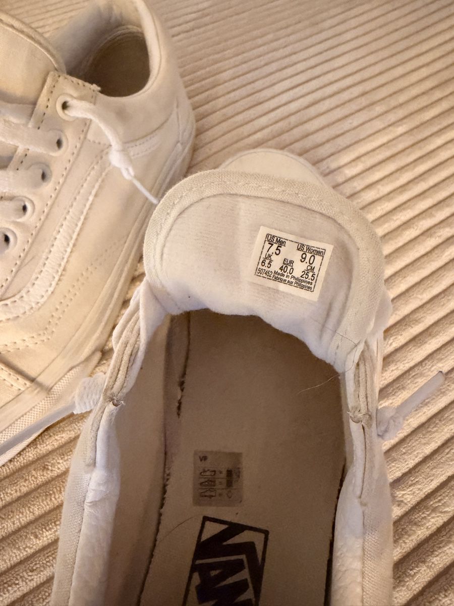 Vans Scarpe da uomo: Vans Old Skool Sneaker Weiss Grösse 40 – Usato da Orpund venduto da mar_qrp6 2