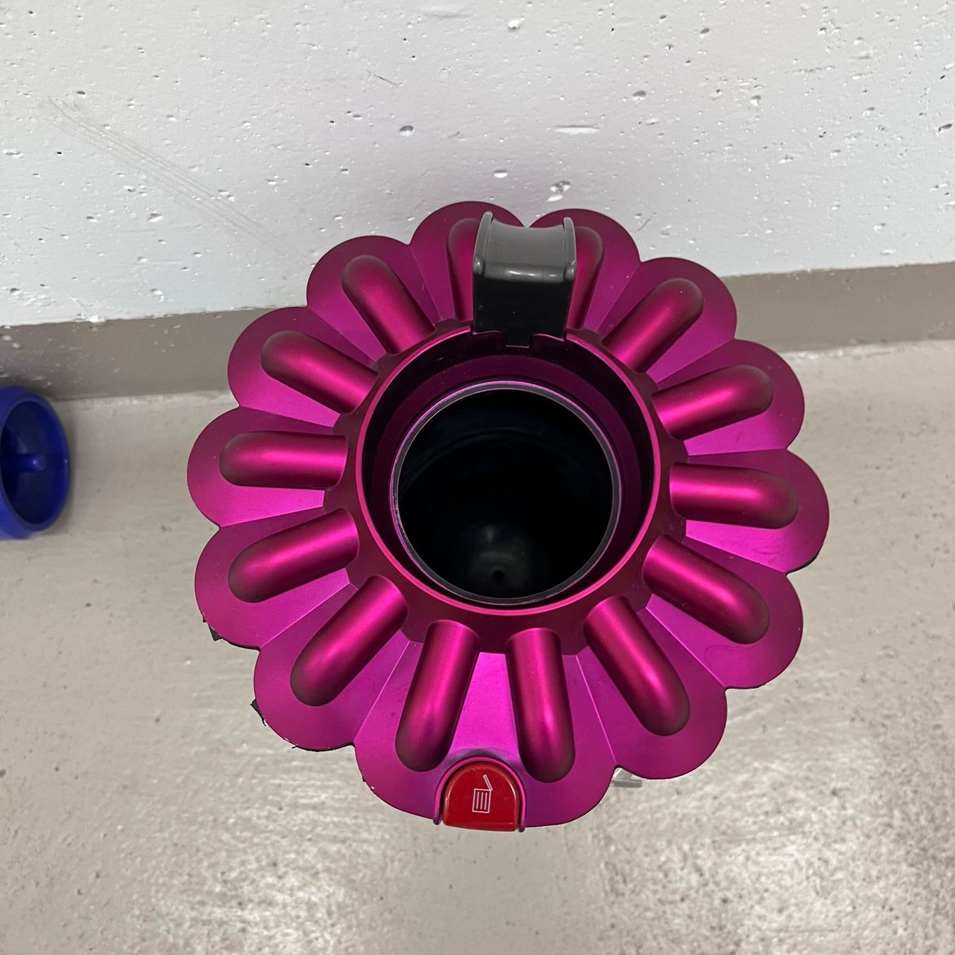 Dyson Aspirapolveri & Accessori: Dyson DC37 Animal Complete – Zyklon, Staubbehälter & Filter – Usato da Therwil venduto da Xavier_G 3