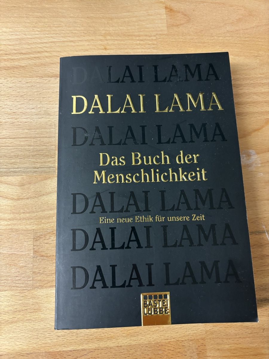 Bücher: Dalai Lama - Das Buch der Menschlichkeit – Gebraucht aus Montlingen von ann_w6t2