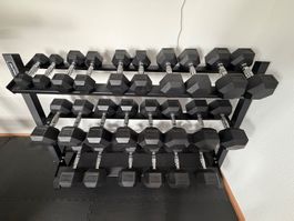 Kurzhantelset (2.5kg - 30kg Hanteln) + Hantelrack