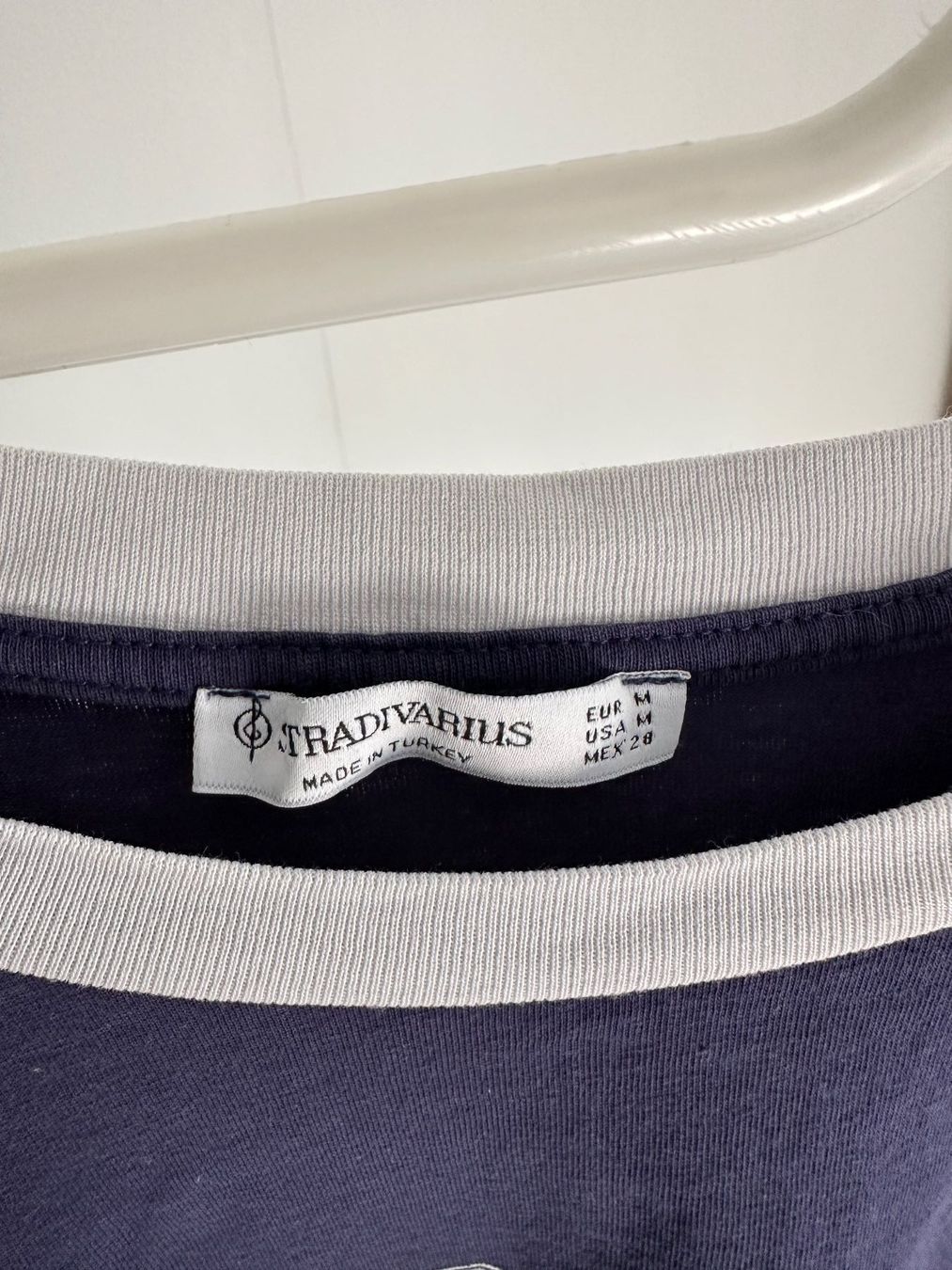 Stradivarius T-shirt: Italien T-Shirt – Usato da Liestal venduto da Cliestal 2