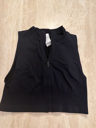 Fabletics x Khloé Kardashian Crop Top – Schwarz | Grösse L |