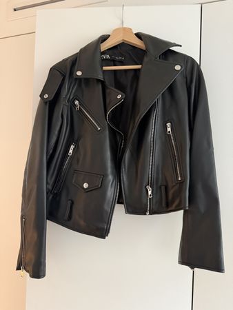 ZARA Bikerjacke aus Kunstleder, Schwarz, Grösse S