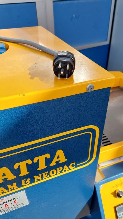 Schrumpf - Verpackungsmaschine halbautomatisch Compatta -528 5