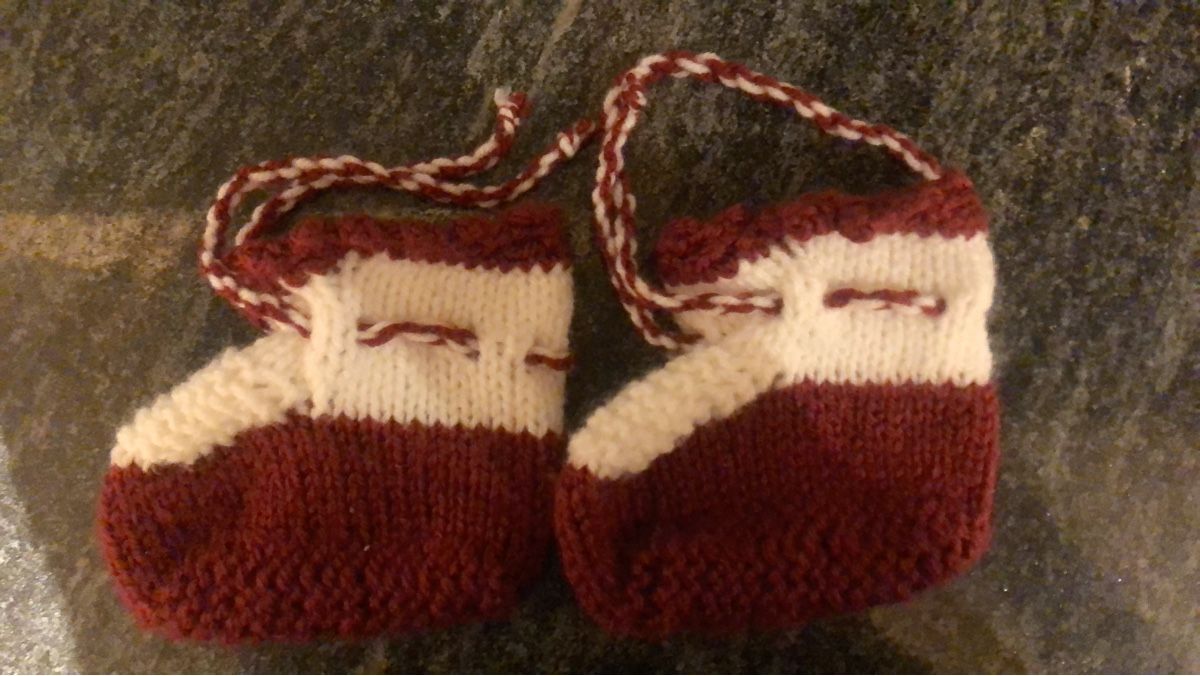 Calze per bambini: Handgestrickte Finken – Nuovo e nell'imballaggio originale da Wettingen venduto da Nini54