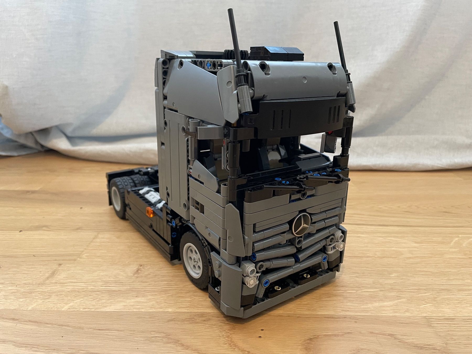 Lego Kit di costruzioni: Lego Technic - Mercedes Actros Lastwagen – Nuovo (secondo la descrizione) da Salmsach venduto da ram82 3