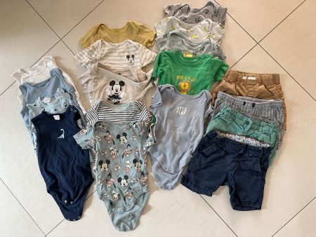 Baby Body und Shorts Mix Grösse 86/92 guter Zustand