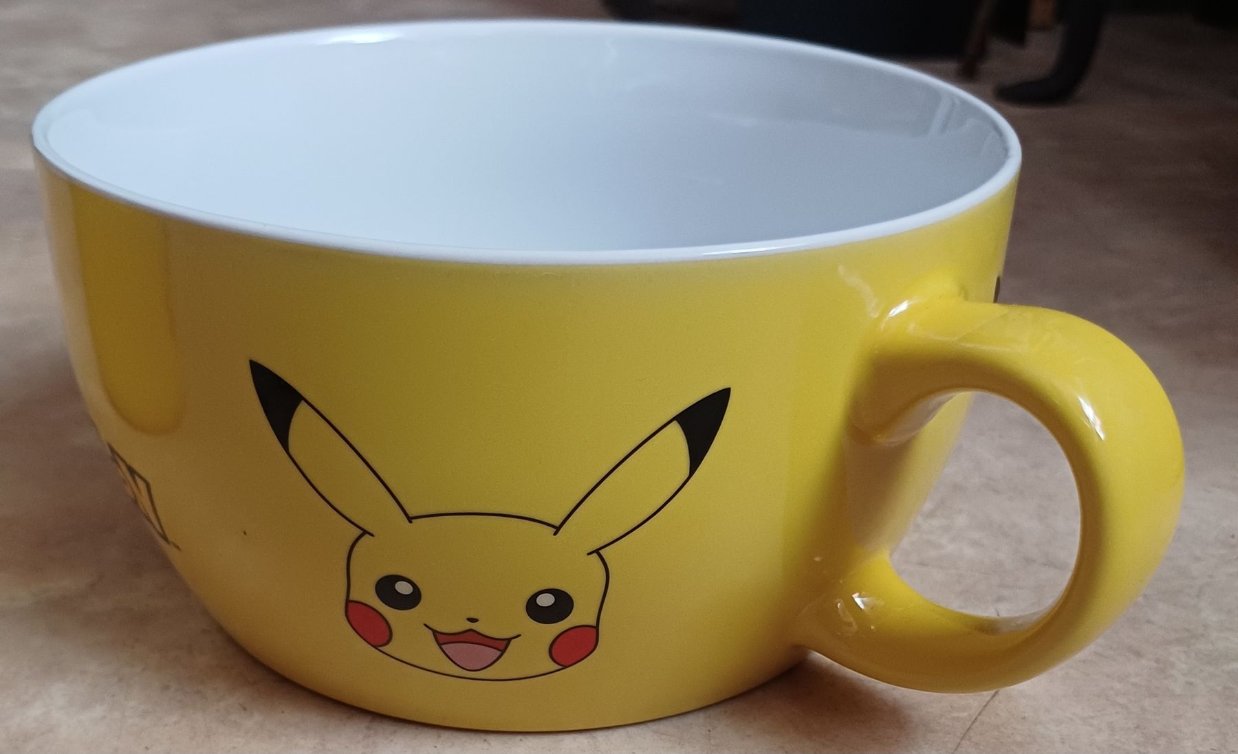 Tasses: 2 grosse Pokemon Tassen neuwertig  – D'occasion à Merenschwand par Brockinell 1