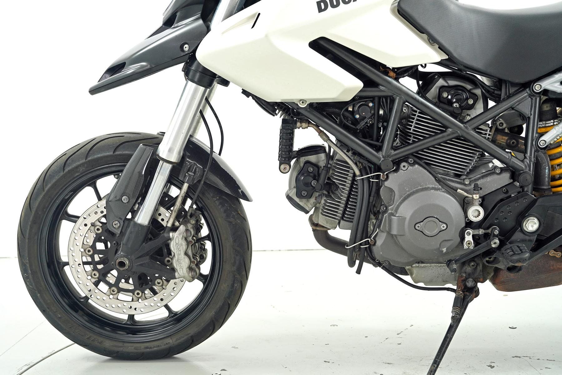 Ducati Strasse: Ducati Hypermotard 796 – Gebraucht aus Winterthur von MCW 5