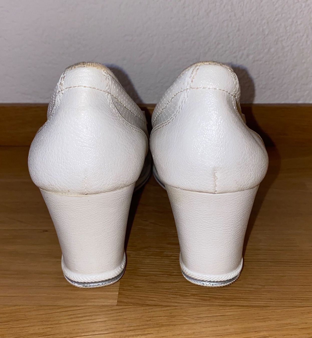 Chaussures femmes: Keilabsatzschuhe Gr. 36 – D'occasion à Herisau par Seyashop1 2