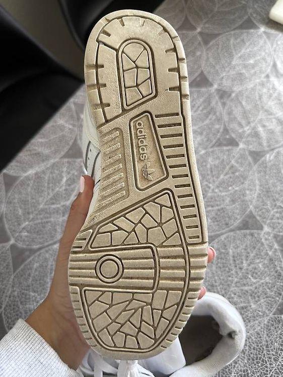 Adidas Scarpe da donna: Adidas Schuhe, weiss, gebraucht, Gr. 37.5Schnäppchen! – Usato da Luzern venduto da Lorena.haj 3