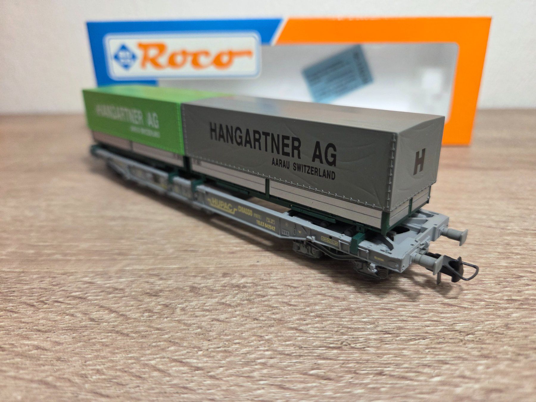 Roco Modellini di ferrovie: Roco 46369 Containerwagen HUPAC SBB H0 – Nuovo e nell'imballaggio originale da St-Aubin-Sauges venduto da Lo_Go 3