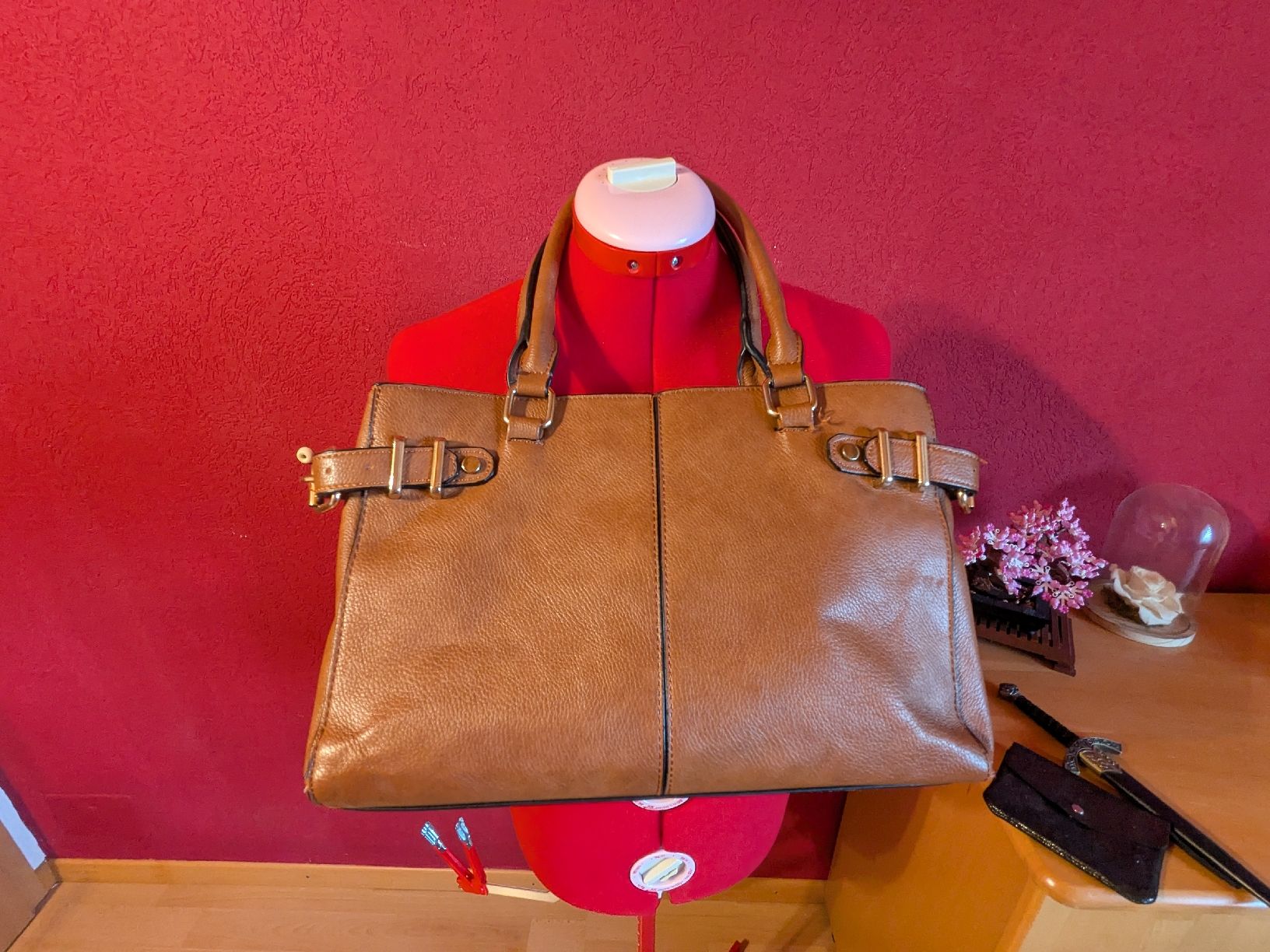 Manor Sacs femmes: sac à main cuir – D'occasion à Vionnaz par MarinaMGB