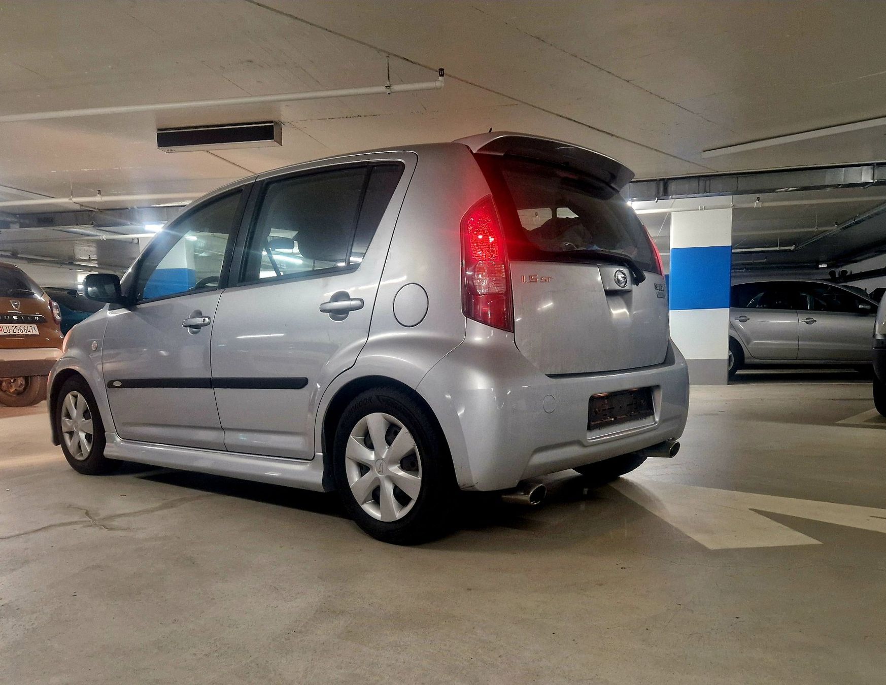 Daihatsu Automobili: Daihatsu Sirion 1.5 Custom – Usato da Sempach venduto da der.woww.effekt 2