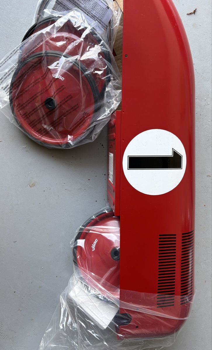 Vilac Fahrzeuge für Kinder: Voiture de course Vilac rouge – Neu und originalverpackt aus Veyras von fra_5kgp