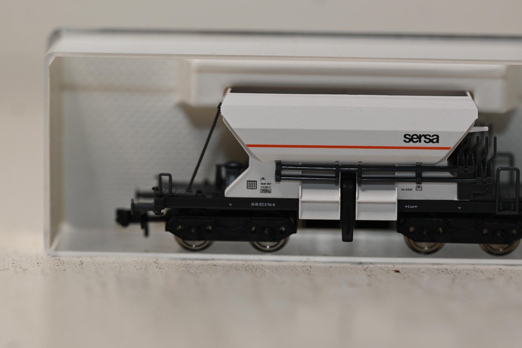 Fleischmann Modelleisenbahnen: Sersa Güterwagen Fleischmann Spur N mit OVP – Neu (gemäss Beschreibung) aus Laupen ZH von Zmoewe 1