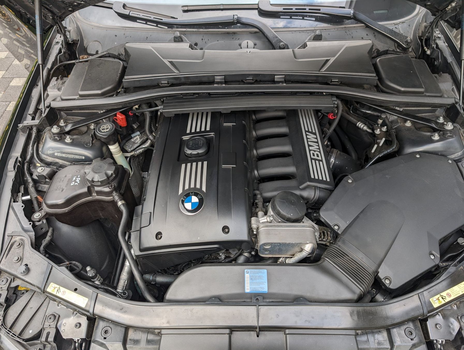 BMW Autos: BMW 325i Coupé 3.0 E92 – Gebraucht aus Schönenwerd von  6