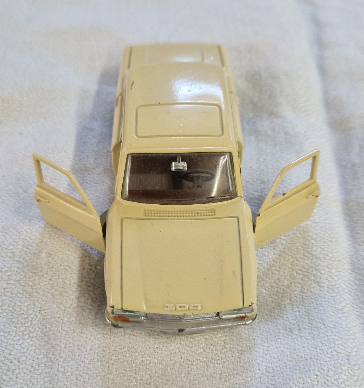 Peugeot Modellini d'auto: PEUGEOT 304 PILEN SPANIEN – Usato da Bilten venduto da Mic2022 1