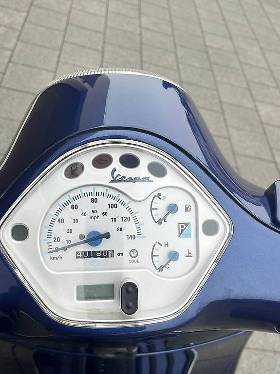 Vespa Scooter: Vespa GT 200 – Usato da Oftringen venduto da Mike05 1
