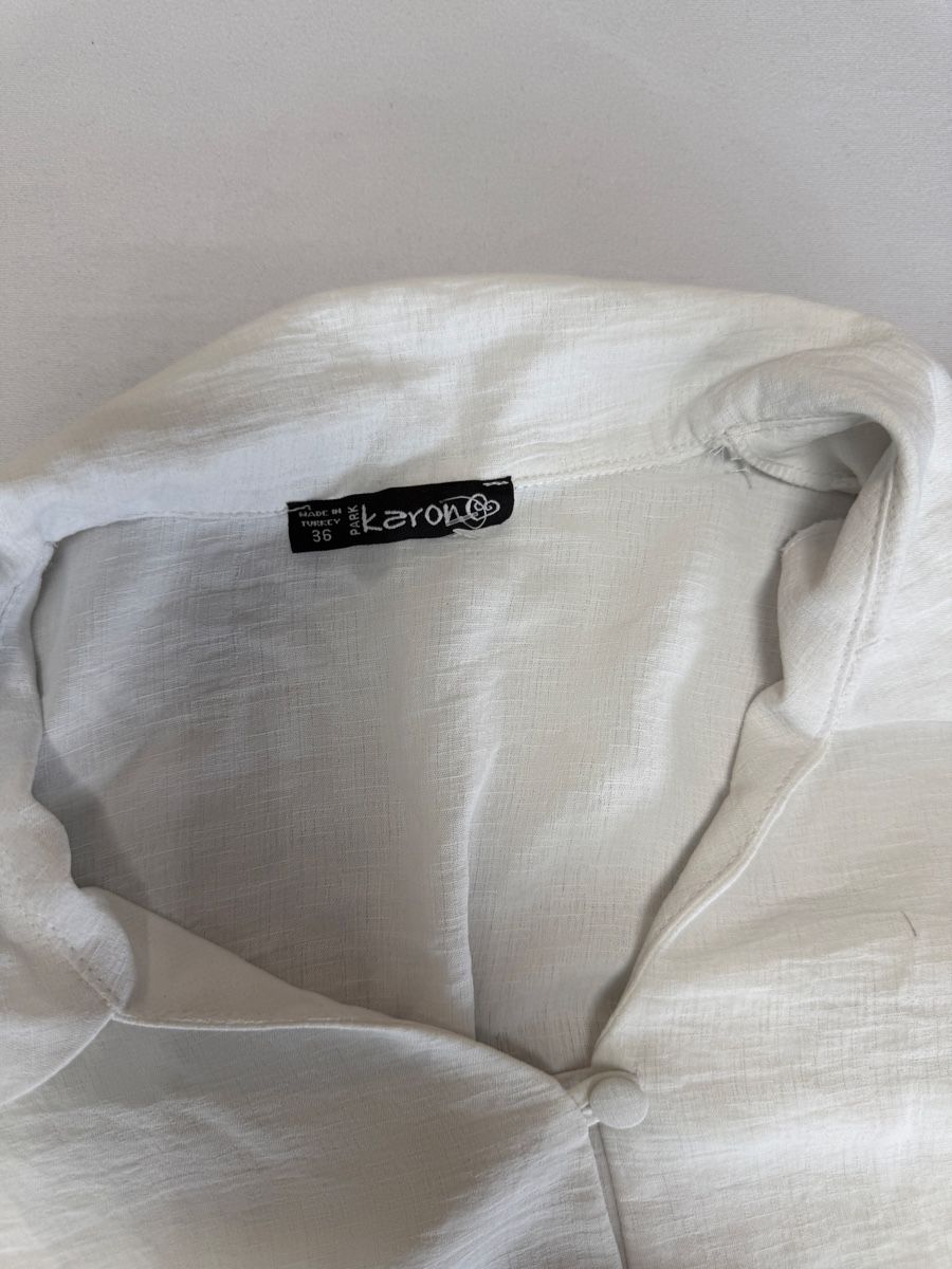 Blusen: WEISSE WICKELBLUSE MIT BINDEBAND – Gebraucht aus Winterthur von fij_f65r 3