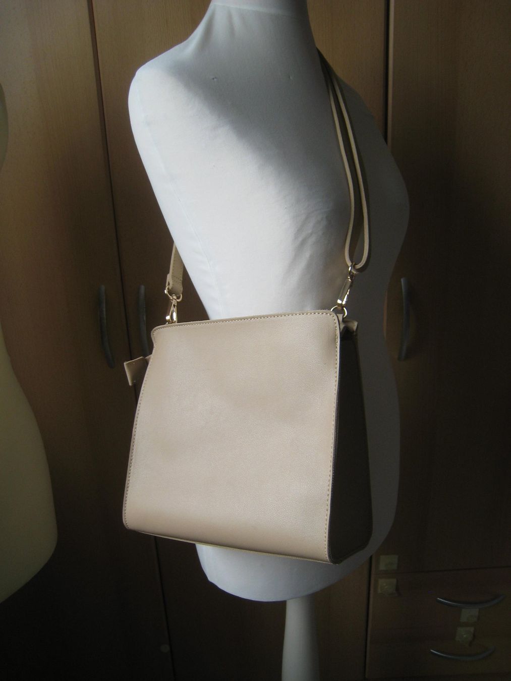 Borse da donna: beige Handtasche         ideale Grösse   NEU – Nuovo (secondo la descrizione) da Dättlikon venduto da Mamakuga
